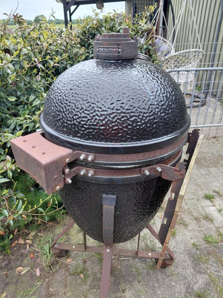 The Bastard BBQ - Serious Outdoor Cooking, Ophalen of Verzenden, Gebruikt, The Bastard