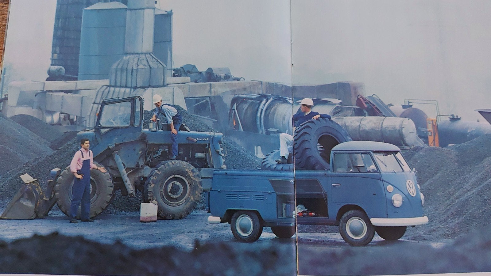 1966 keurige Volkswagen Transporter T1 bus folder NL, Boeken, Auto's | Folders en Tijdschriften, Ophalen of Verzenden, Zo goed als nieuw