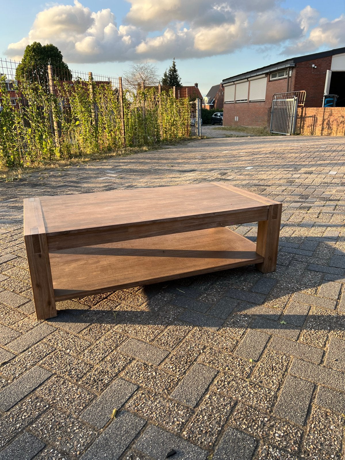 Robuuste houten salontafel 135x70cm, Ophalen, Gebruikt, 50 tot 100 cm, 100 tot 150 cm