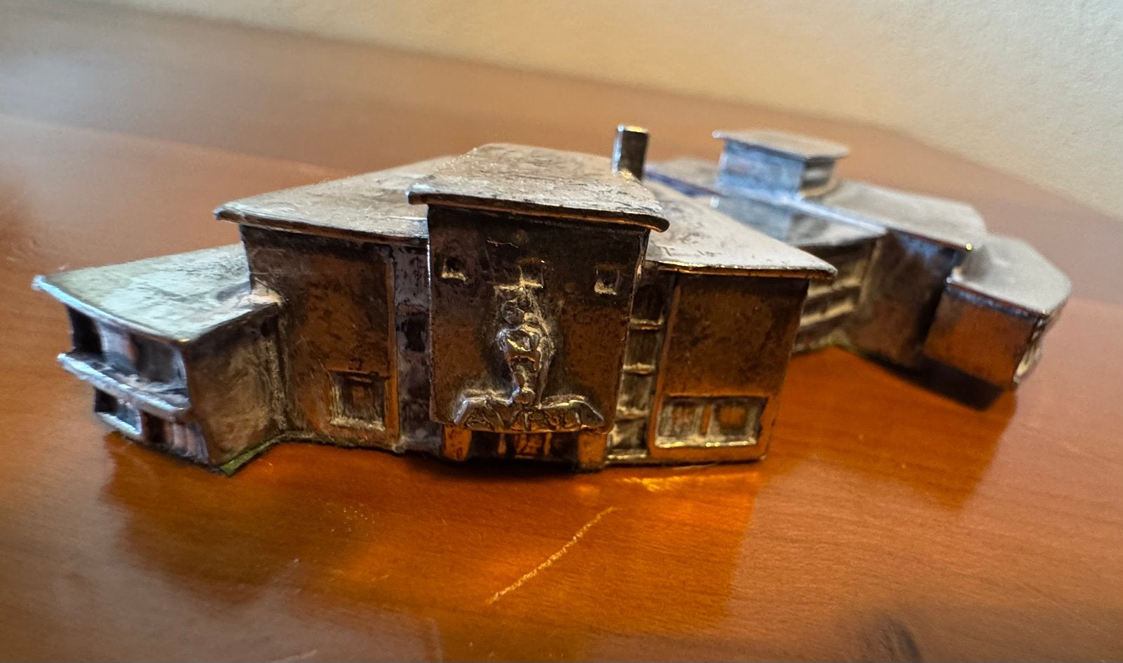 Verzilverde jubileum maquette AVRO omroepgebouw 1988, Ophalen of Verzenden, Nieuw