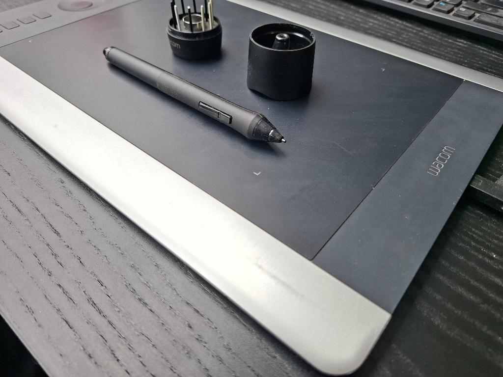Wacom Intuos Pro M, Computers en Software, Tekentablets, Gebruikt, Draadloos, Ophalen of Verzenden
