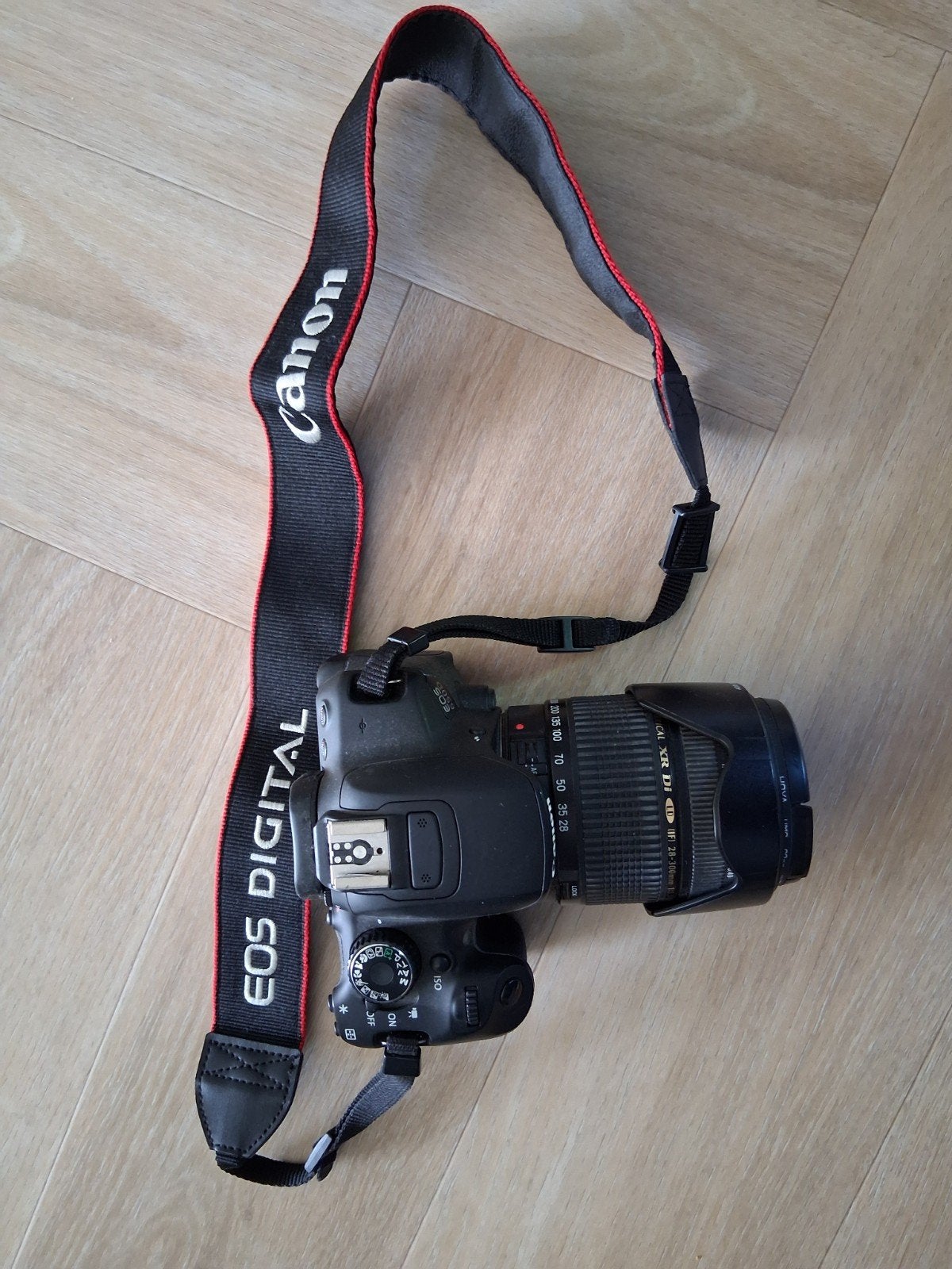 Canon EOS 650D spiegelreflexcamera met Tamron lens, Ophalen, Spiegelreflex, Canon, Kantelbaar/draaibaar scherm
