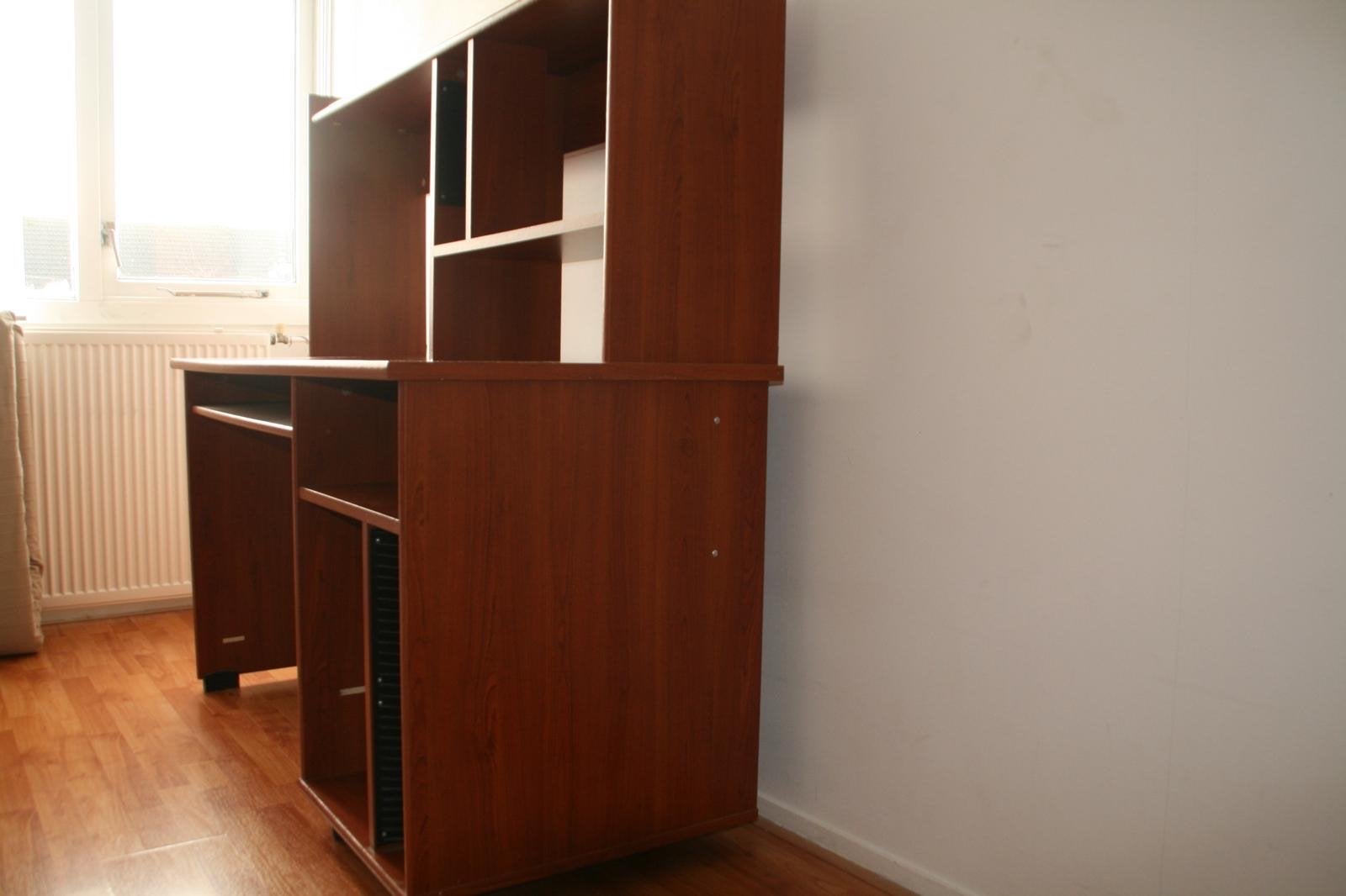 Praktisch Bureau met Opbergruimte en Uitschuifbaar Toetsenbo, Ophalen, Opbergruimte, Gebruikt, Hout