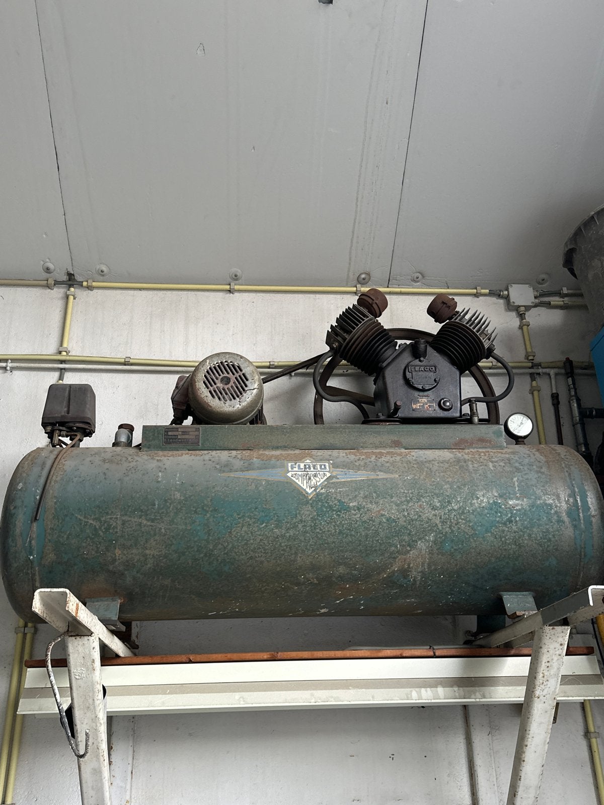 Flaco 2-cilinder Compressor - 250L, 10 bar (1963), Ophalen, Gebruikt, 200 tot 400 liter/min, 10 bar of meer