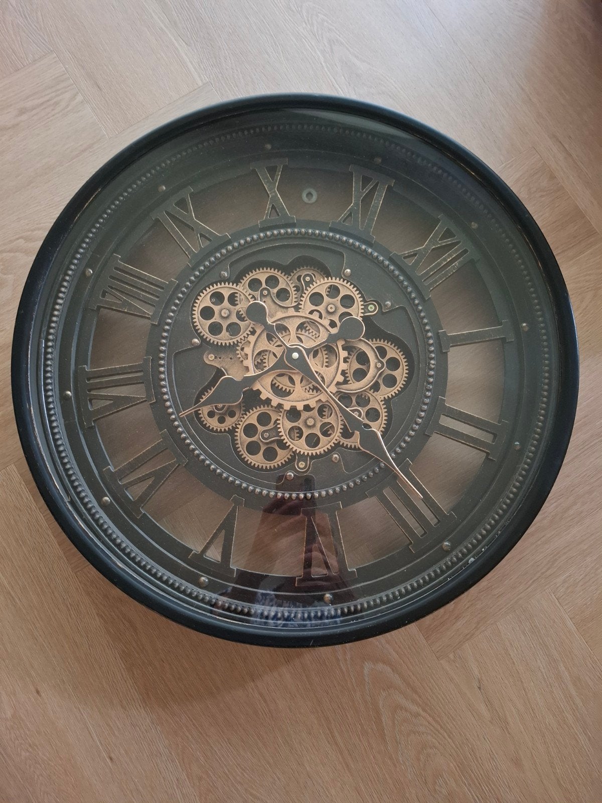 Grote wandklok met zichtbaar uurwerk - 60 cm, Huis en Inrichting, Ophalen, Zo goed als nieuw, Wandklok