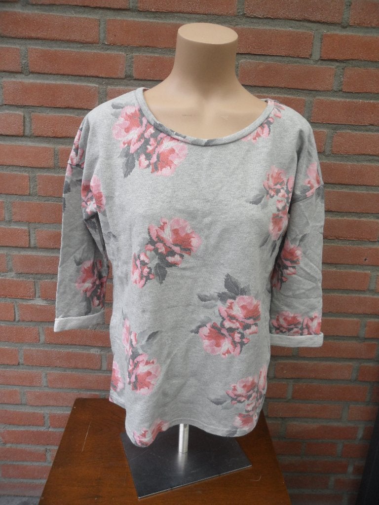 Diveded grijze top/trui met roze bloemen maat s, Ophalen of Verzenden, Gedragen, Maat 36 (S), Grijs