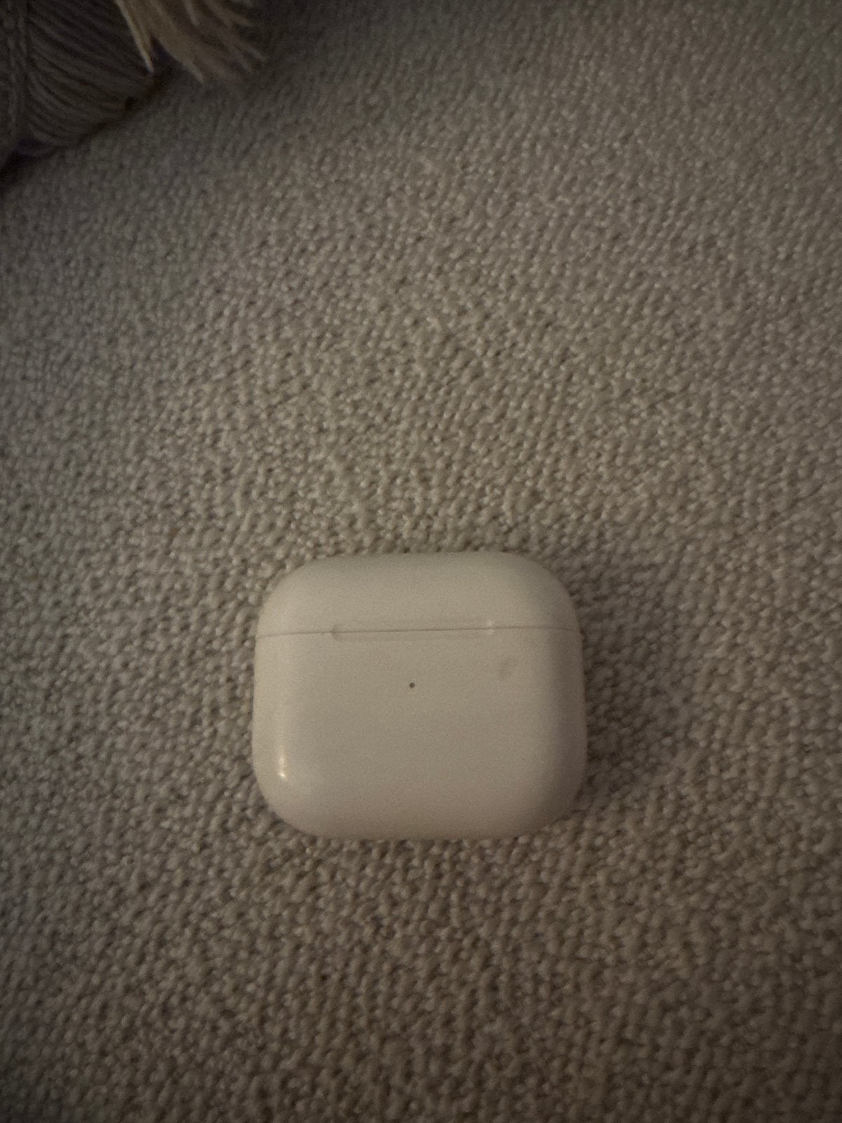 AirPods 3e generatie oplaadcase (alleen case), Telecommunicatie, Ophalen of Verzenden, Zo goed als nieuw, Bescherming, Apple