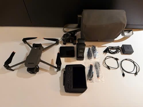 DJI Mavic 3 Pro + RC Pro + 2 accu’s, Ophalen of Verzenden, Gebruikt, DJI