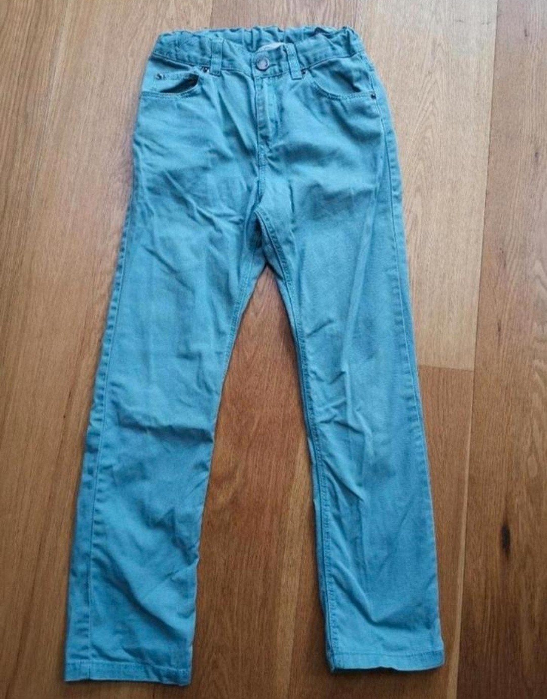 Groene lange broek maat 128, Kinderen en Baby's, Kinderkleding | Maat 128, Broek, H&M, Ophalen of Verzenden, Zo goed als nieuw