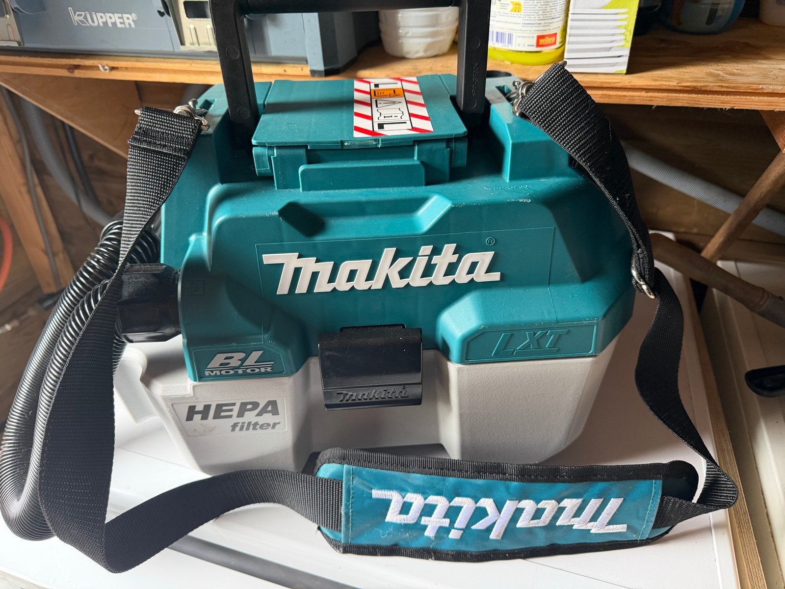 Makita Industriële Stofzuiger DVC750L Draadloos HEPA Filter, Ophalen, Draadloos, Zo goed als nieuw, Industriële stofzuiger