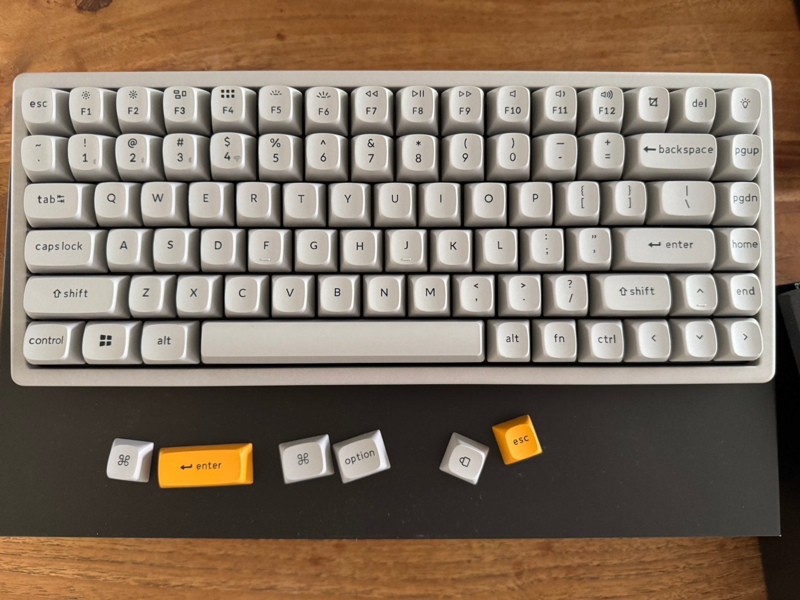 Keychron K2 HE “Concrete edition”, Nieuw, Ophalen of Verzenden, Draadloos, Qwerty