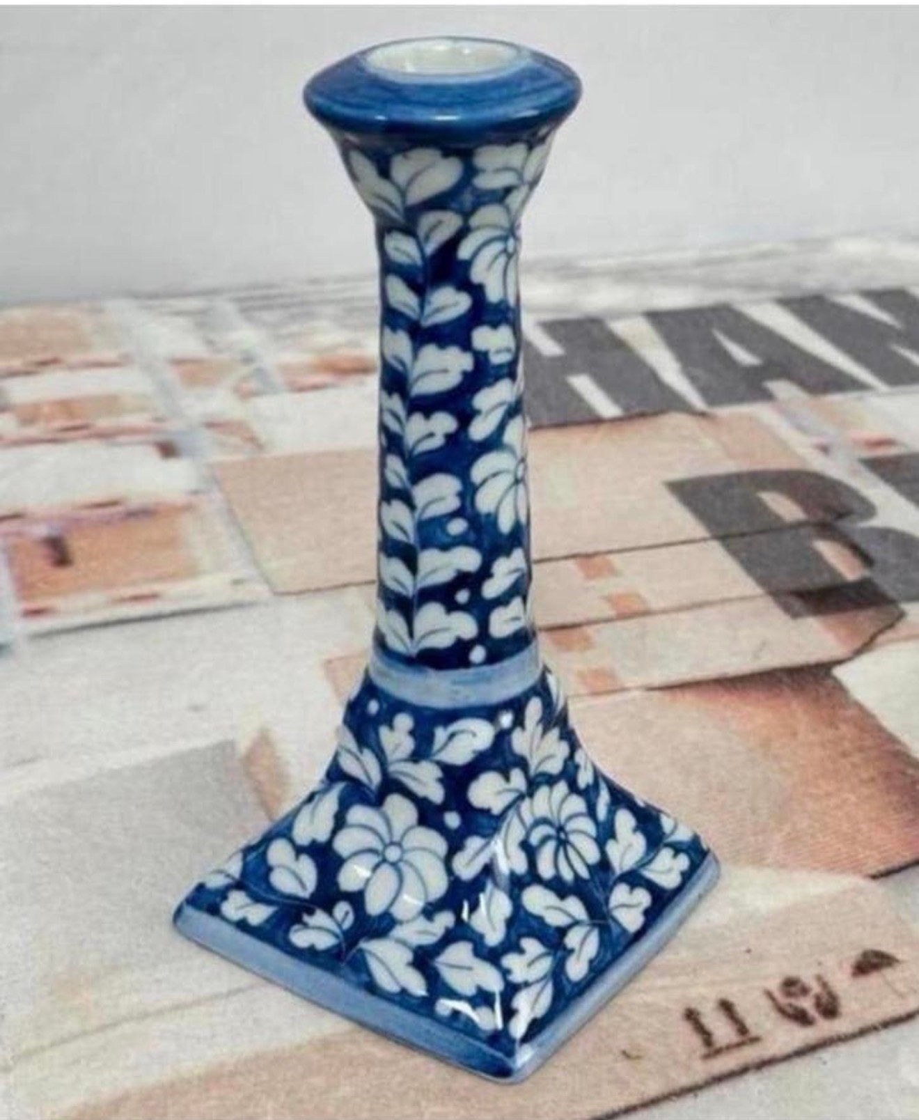 Blauwe aardewerk 20cm hoge lange kaarsenstandaard kandelaar, Antiek en Kunst, Antiek | Kandelaars, Ophalen of Verzenden, Keramiek of Aardewerk