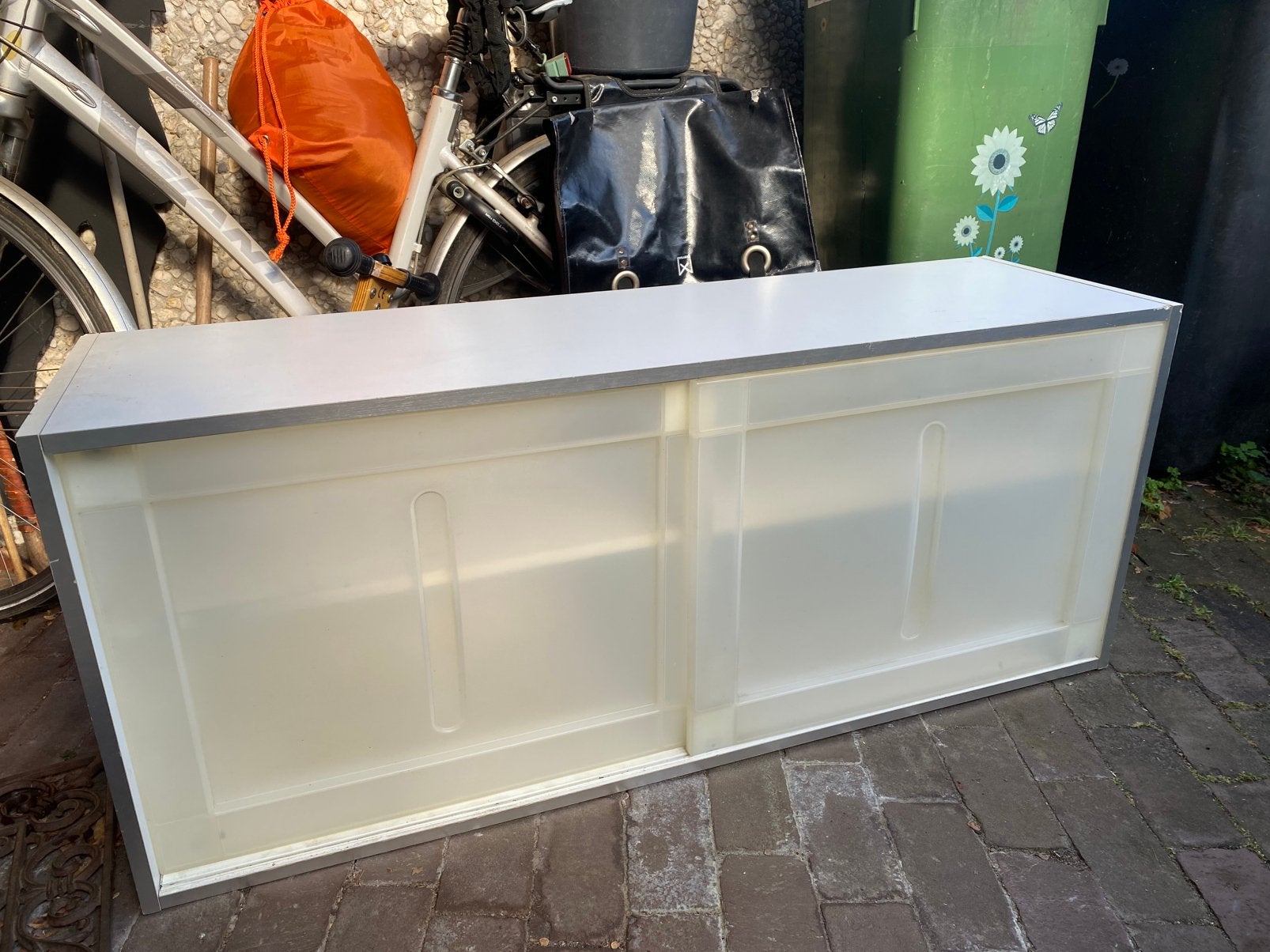 Gratis IKEA kastje met schuifdeuren, Ophalen, Gebruikt