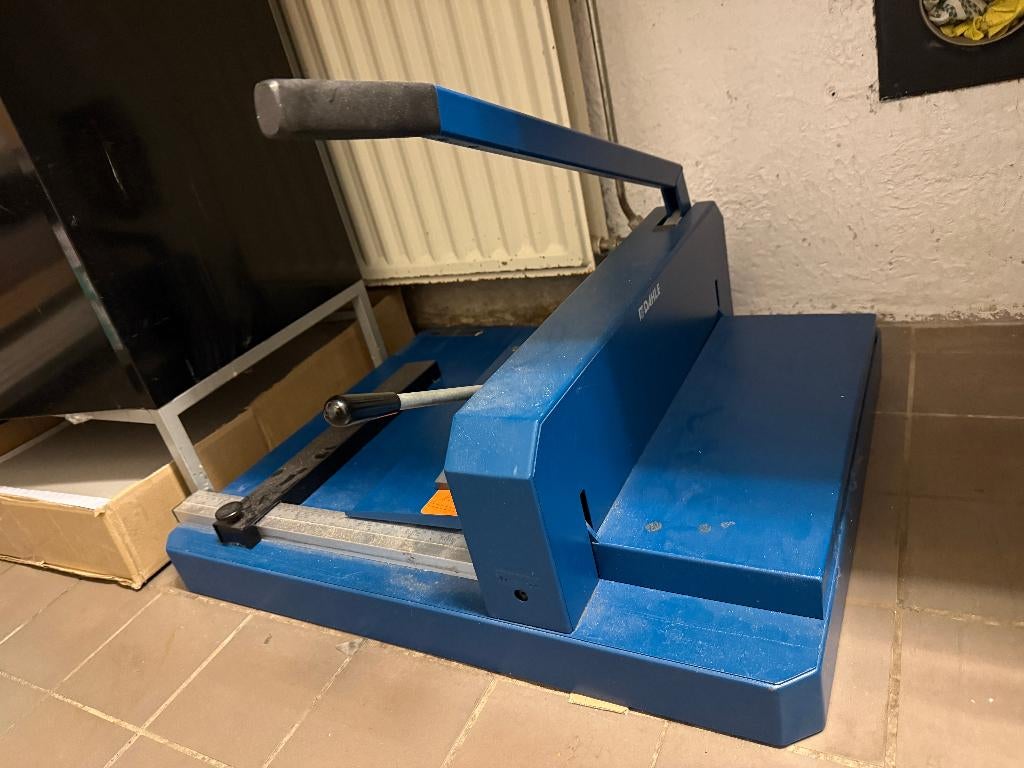 Dahle stapelsnijder – professionele papiersnijder, Diversen, Papierwaren, Zo goed als nieuw, Ophalen
