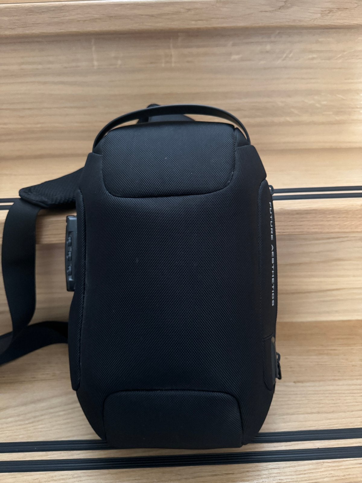 Bange Future Aesthetics Anti-Diefstal Crossbody Bag met USB, Overige merken, 25 tot 40 cm, Ophalen of Verzenden, Zo goed als nieuw
