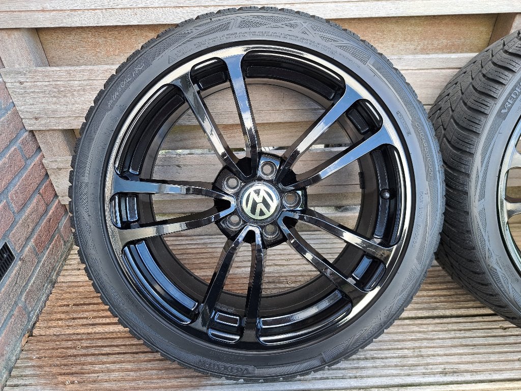 VW 18 inch velgen met Vredestein winterbanden, Auto-onderdelen, Banden en Velgen, Ophalen, 18 inch, Gebruikt, Velg(en)