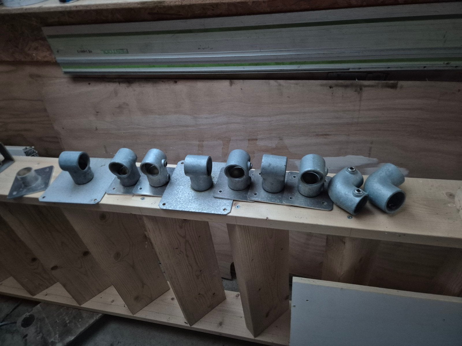 Diverse metalen buiskoppelingen en flenzen, Ophalen, Gebruikt