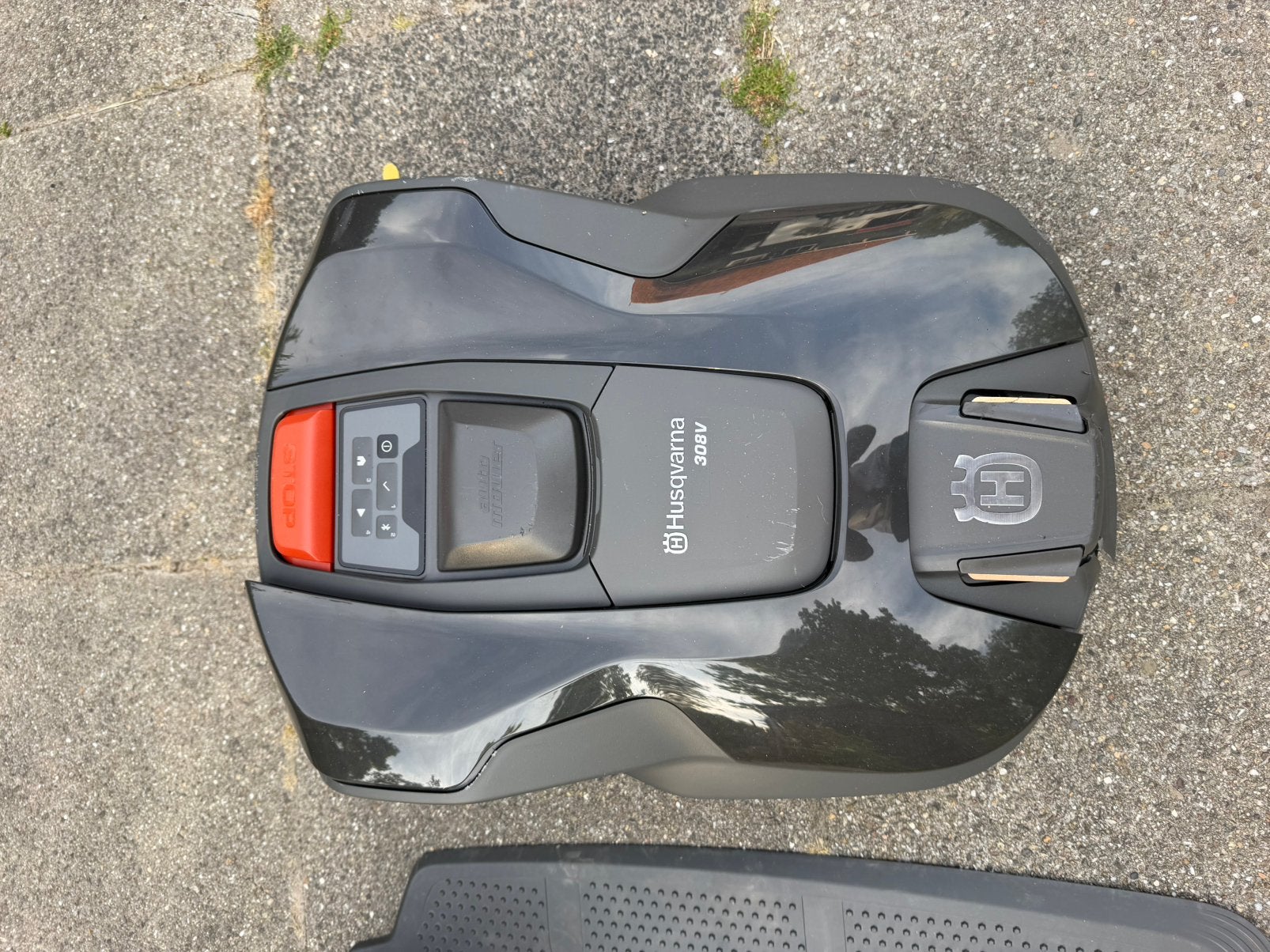 Husqvarna robotmaaier 308v incl connect kit DEFECT, Ophalen, Gebruikt, 20 tot 25 cm, Bestuurbaar via app