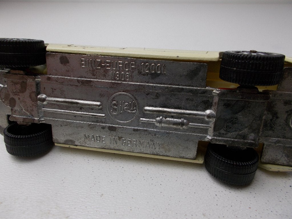 1970 SIKU V306 BINZ EUROP 1200L (DUTCH) Rode Kruis Eindhoven, Hobby en Vrije tijd, Modelauto's | 1:50, Ophalen of Verzenden, Zo goed als nieuw
