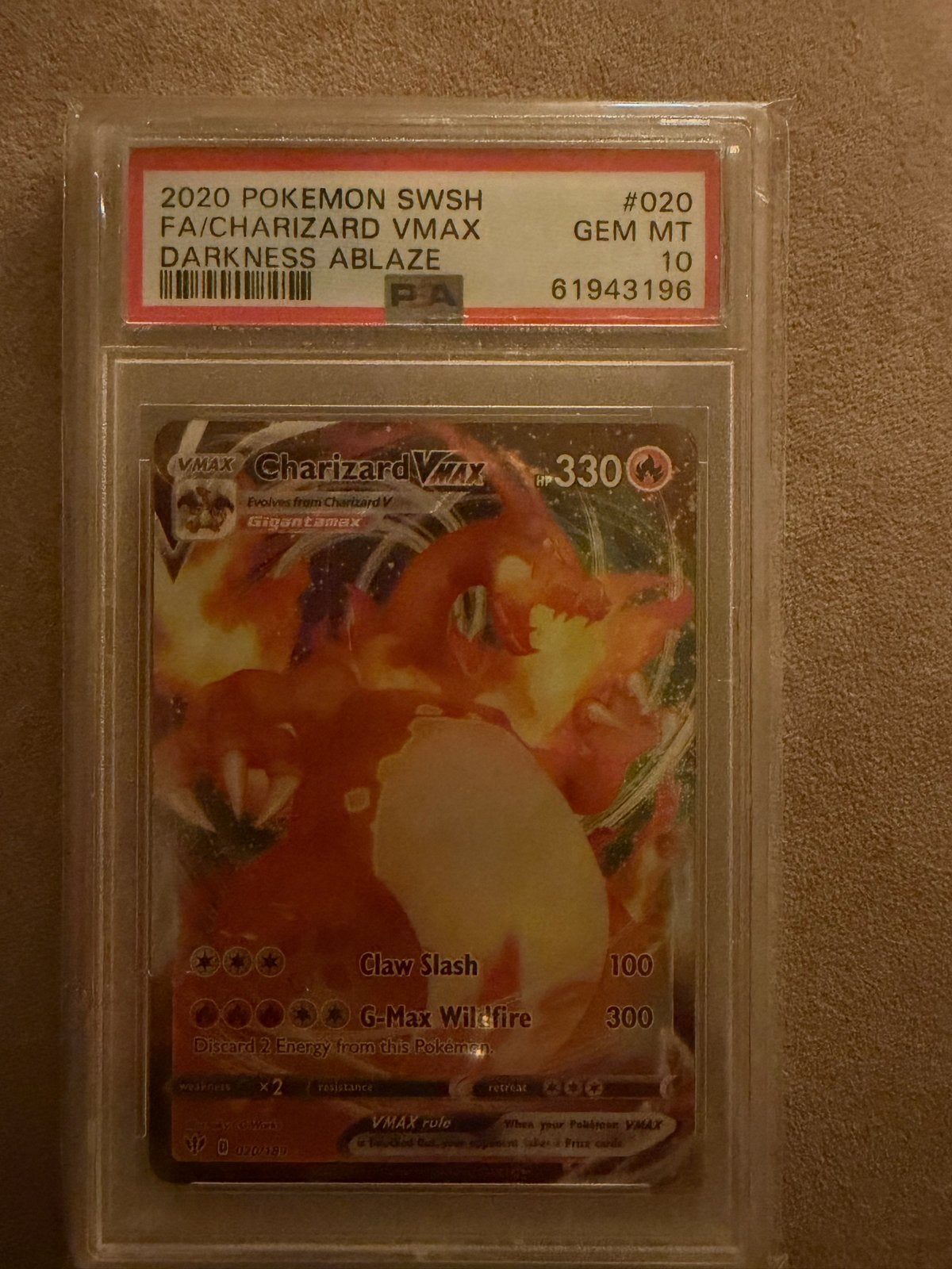 Charizard VMAX PSA 10 - Darkness Ablaze Pokémon Kaart, Ophalen of Verzenden, Zo goed als nieuw, Losse kaart