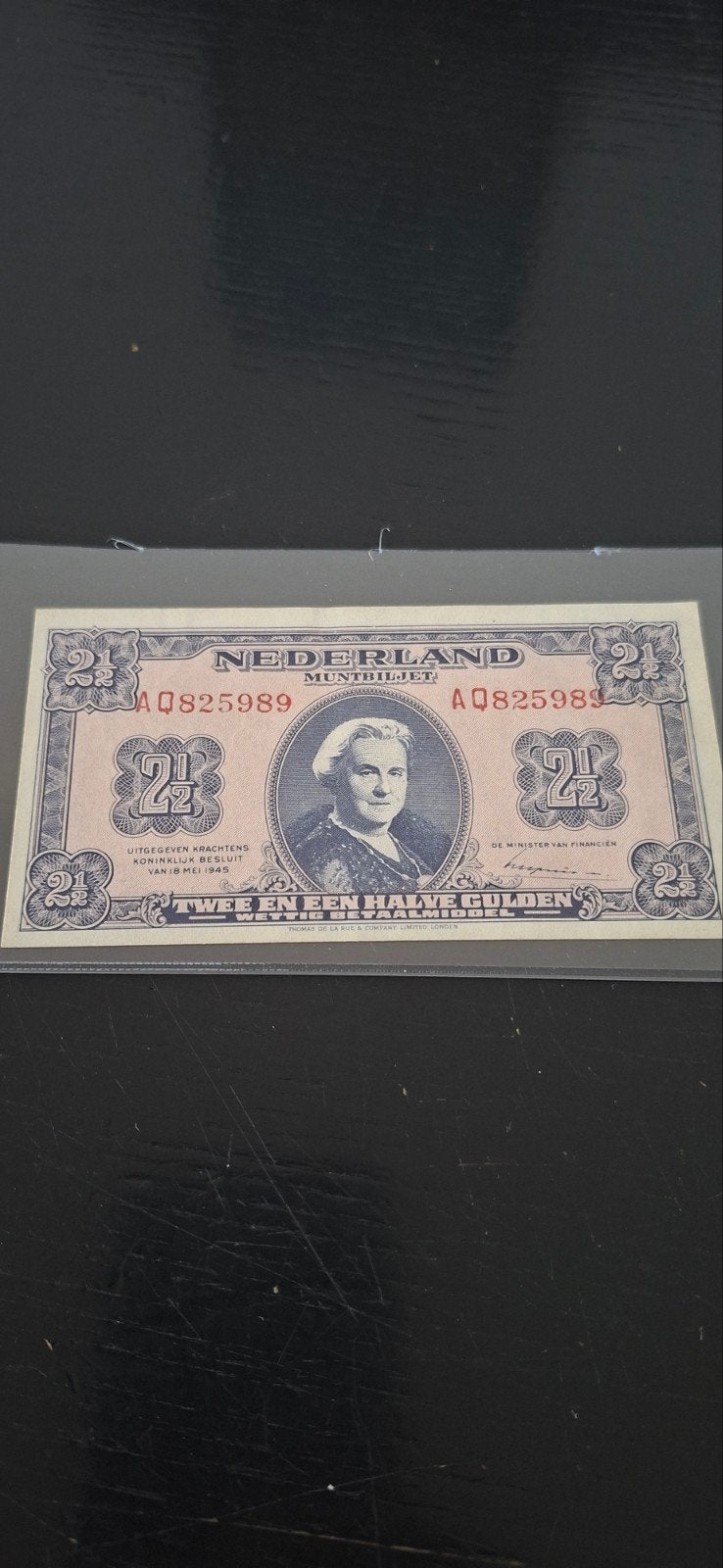 2 1/2 gulden biljet unc 1945 serie 2 lett 6 cijers bieden, Ophalen of Verzenden, Zuid-Amerika