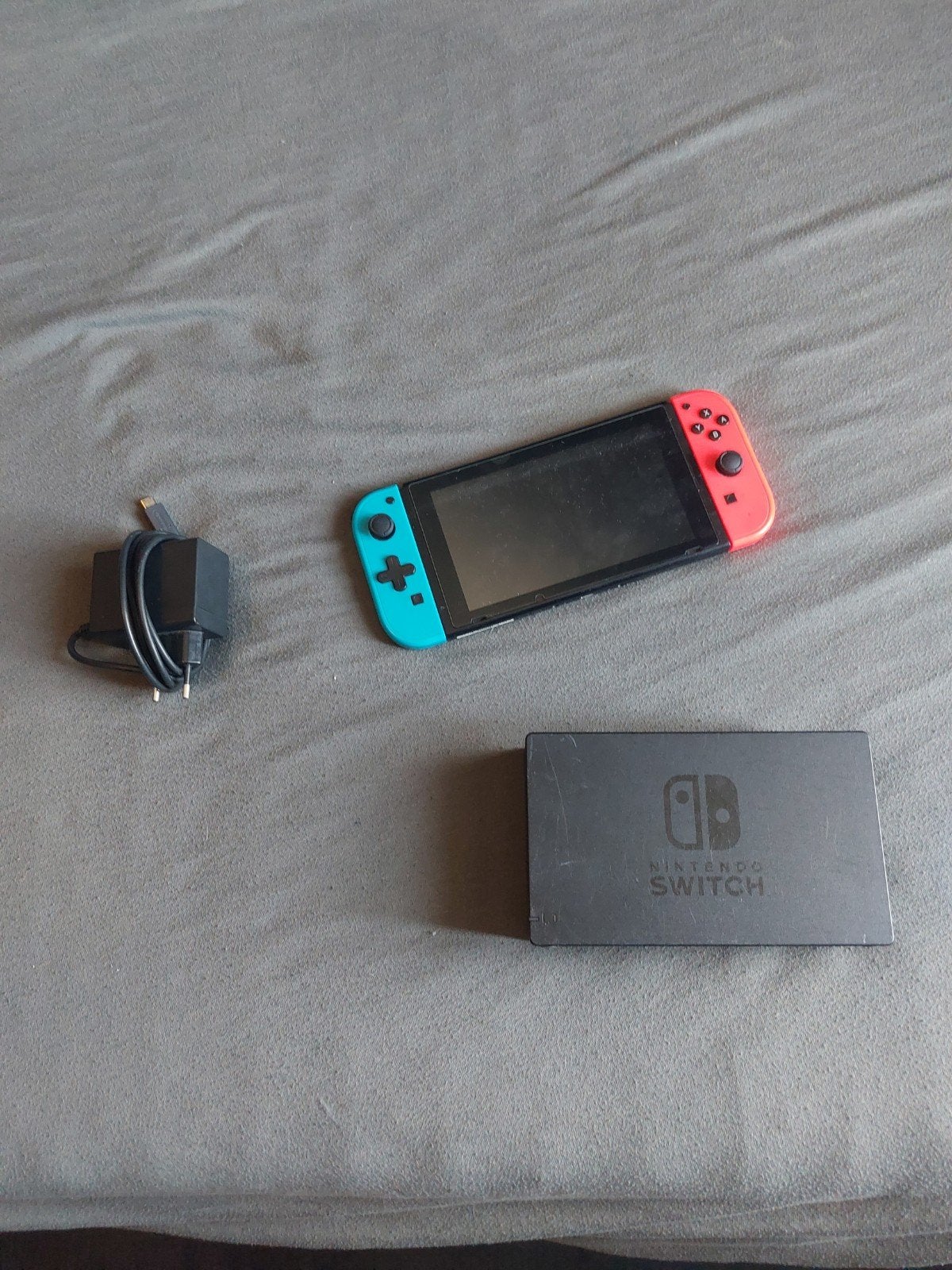 Nintendo Switch met accessoires en defecte controllers, Spelcomputers en Games, Ophalen of Verzenden, Gebruikt, Met 2 controllers