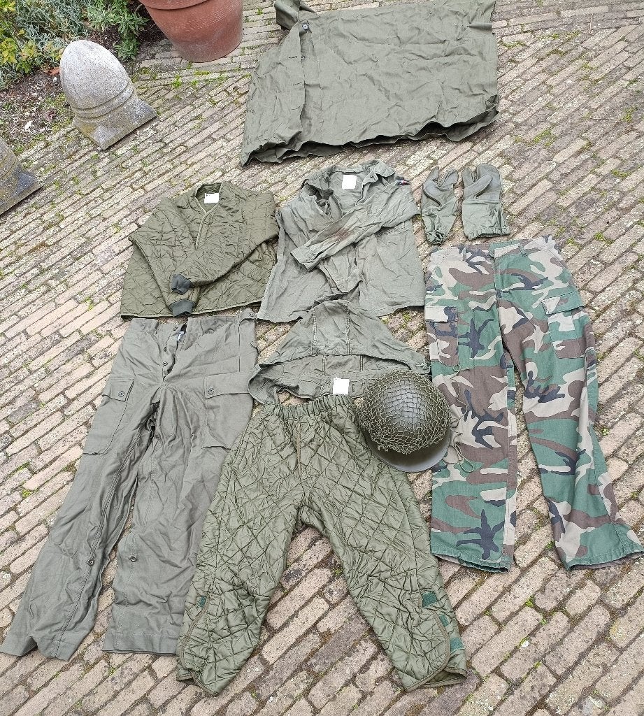 Heel veel vintage militaria legerkleding re-enactment, Ophalen of Verzenden, Landmacht, Nederland, Kleding of Schoenen