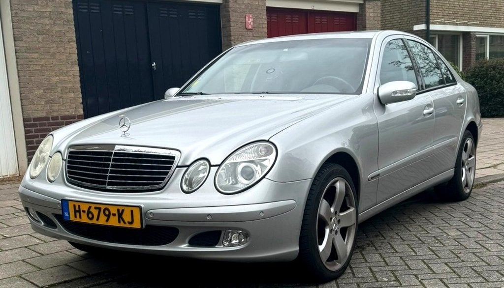 Mercedes-Benz E 200  W211| Automaat | Schuifdak | Trekhaak, Auto's, Achterwielaandrijving, 4 cilinders, 1505 kg, 1796 cc