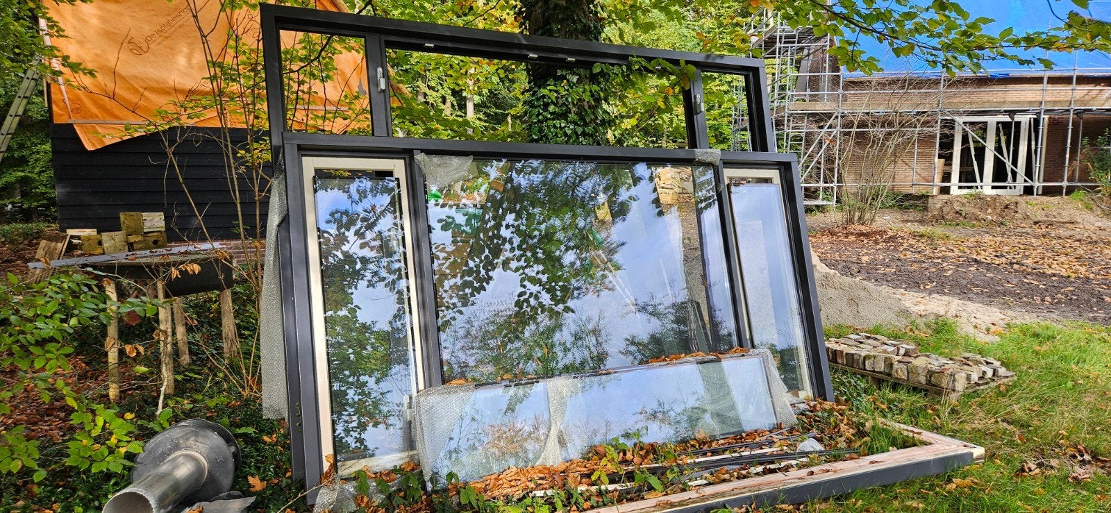 Diverse kunststof kozijnen met dubbel glas, Ophalen
