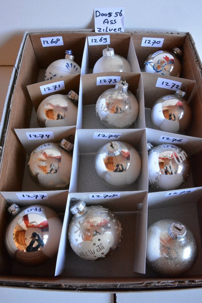 Kerstballen zilver Doos 56, Ophalen of Verzenden, Zo goed als nieuw