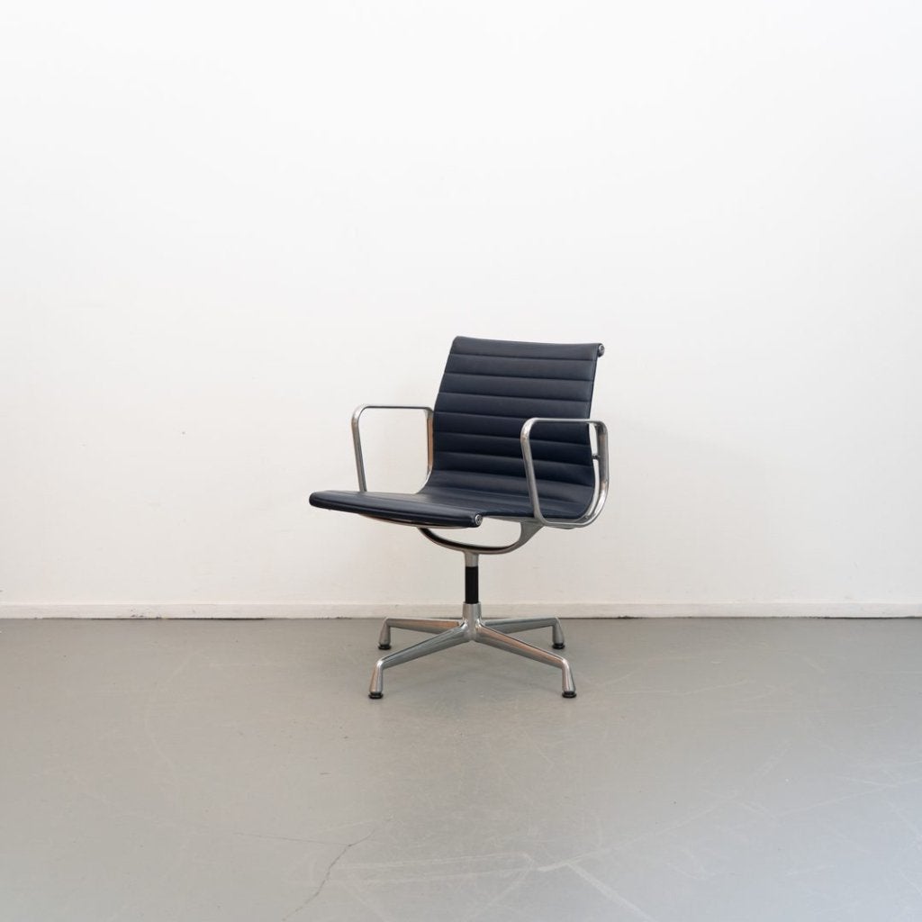 Vitra Eames EA 108 Stoel Blauw Leer - Aluminium, Niet ingevuld, Zo goed als nieuw, Niet ingevuld, Niet ingevuld