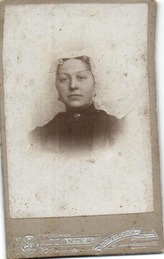 CDV - Wm Ganter - Jonkerfrans straat -Rotterdam, Gebruikt, Verzenden, Foto, Klederdracht