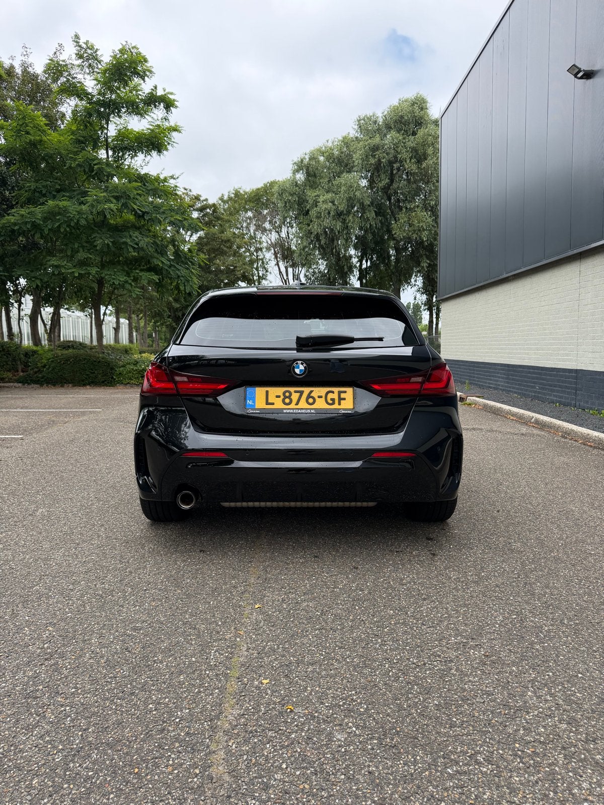 BMW 1-Serie 118i M sport 136pk Aut 2021 Zwart, Auto's, BMW, 136 pk, 1295 kg, Zwart, Origineel Nederlands