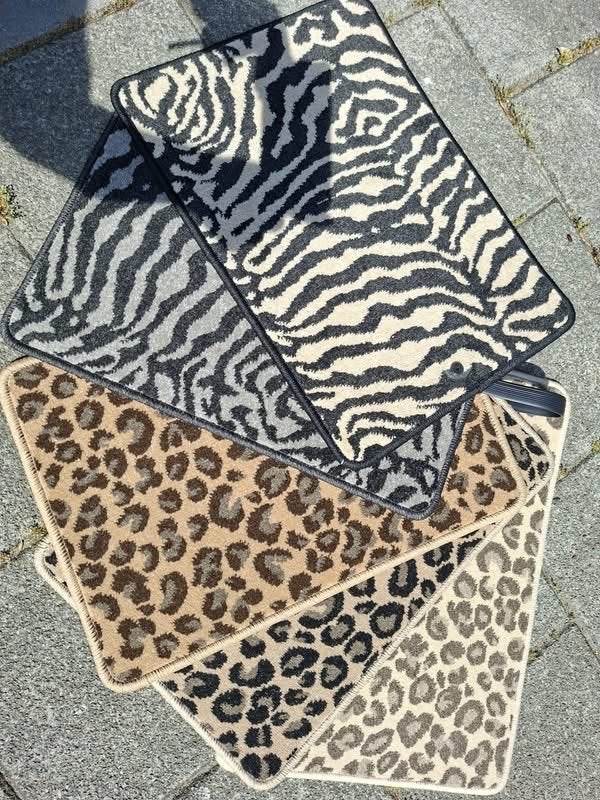 Dierenprint tapijten volle rollen 30meter, Ophalen of Verzenden, Nieuw, Rechthoekig, 200 cm of meer