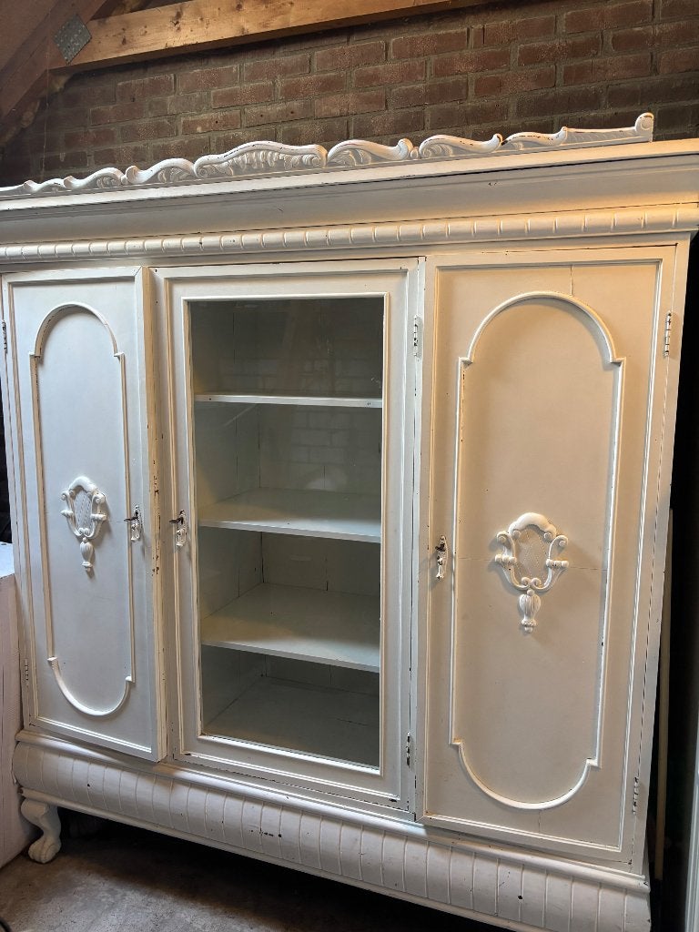 Brocante kast, Ophalen