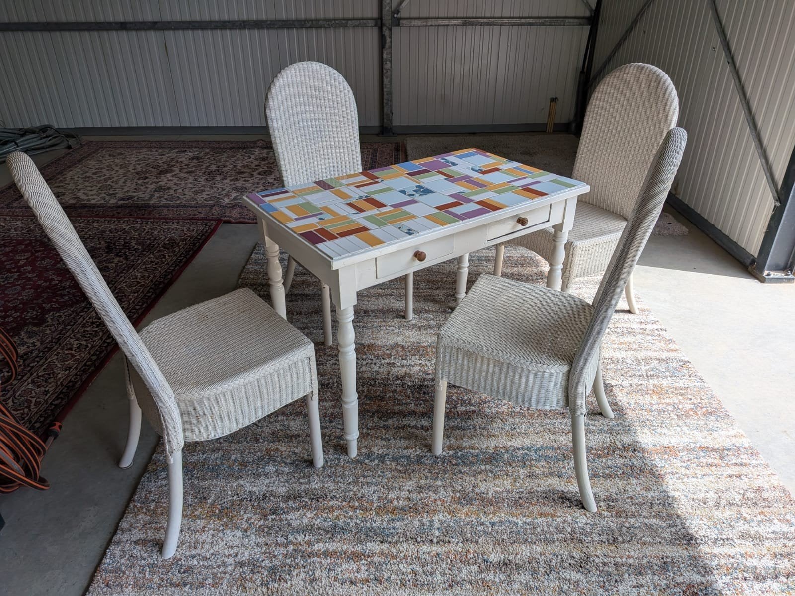 4 witte stoelen riet klassiek, Ophalen, 2 zitplaatsen
