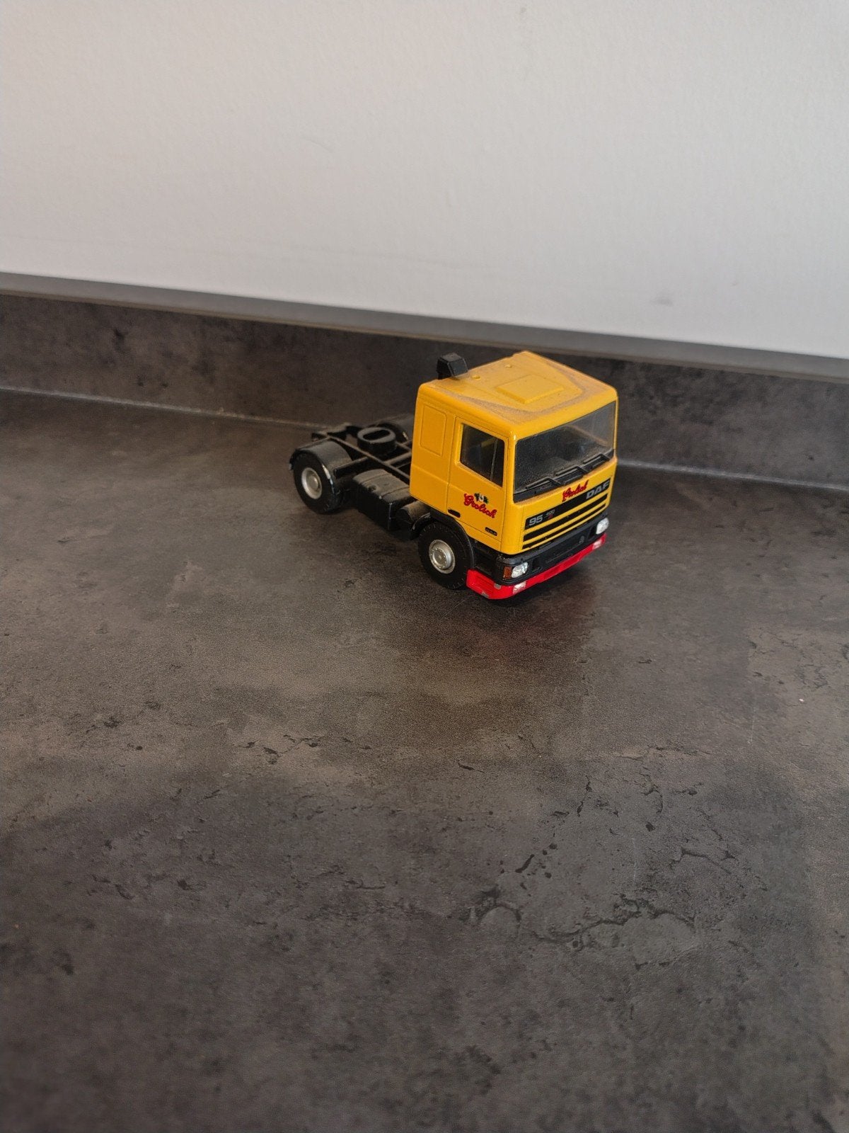 Grolsch DAF Trekker Model - Geel, Ophalen of Verzenden, Gebruikt, Bus of Vrachtwagen, Lion Toys