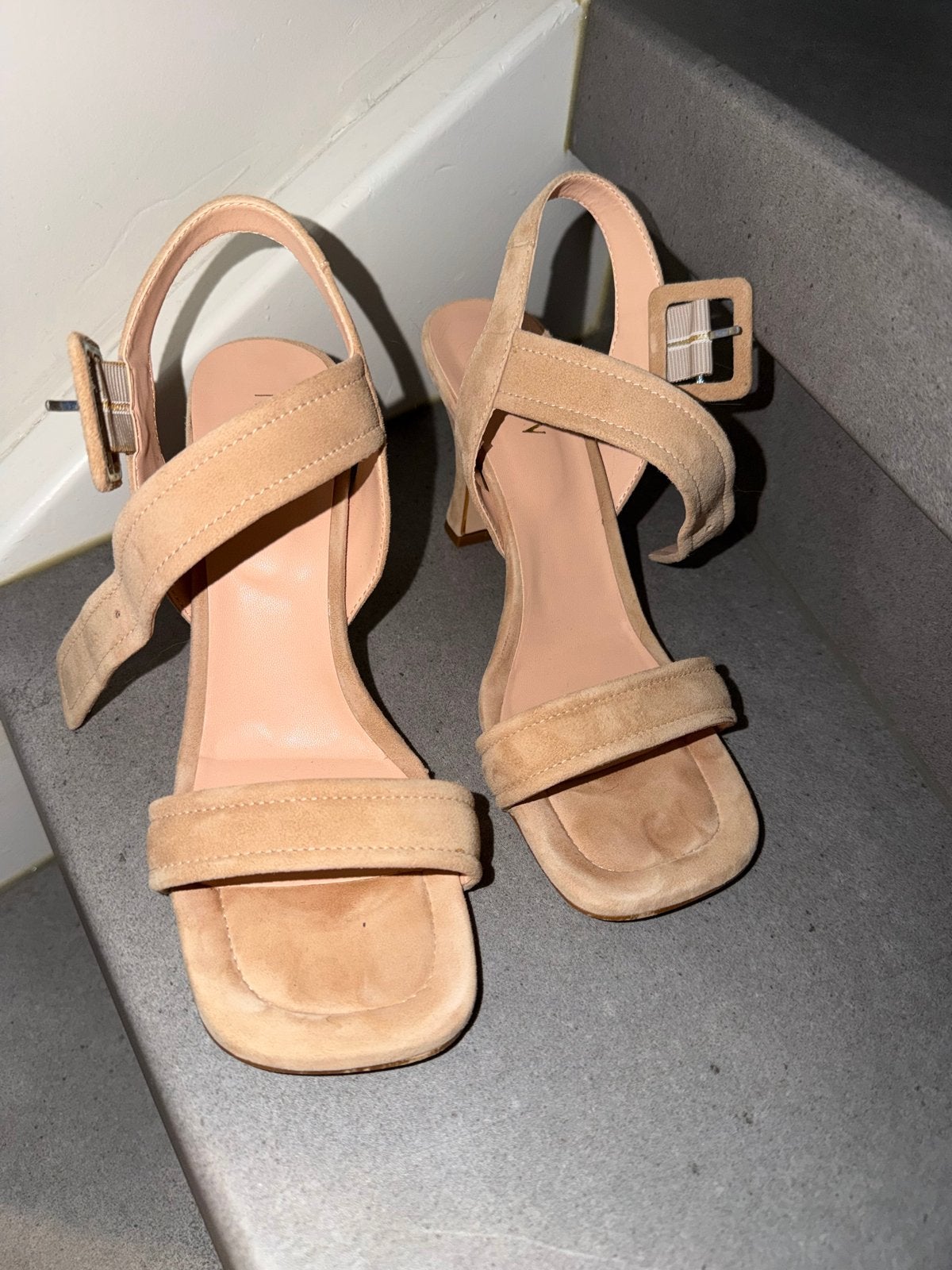 Notre V Beige sandalen met hak - Maat 39, Ophalen, Gedragen, Beige, Sandalen of Muiltjes