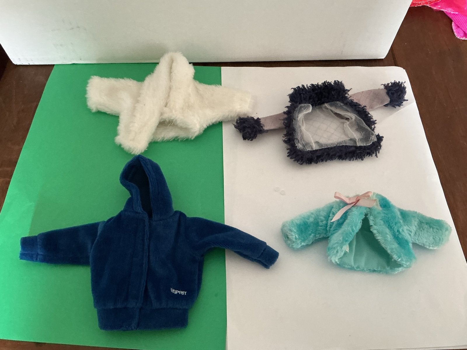 Diverse vesten en jasjes voor Barbie en Winx pop, Verzamelen, Ophalen of Verzenden, Gebruikt