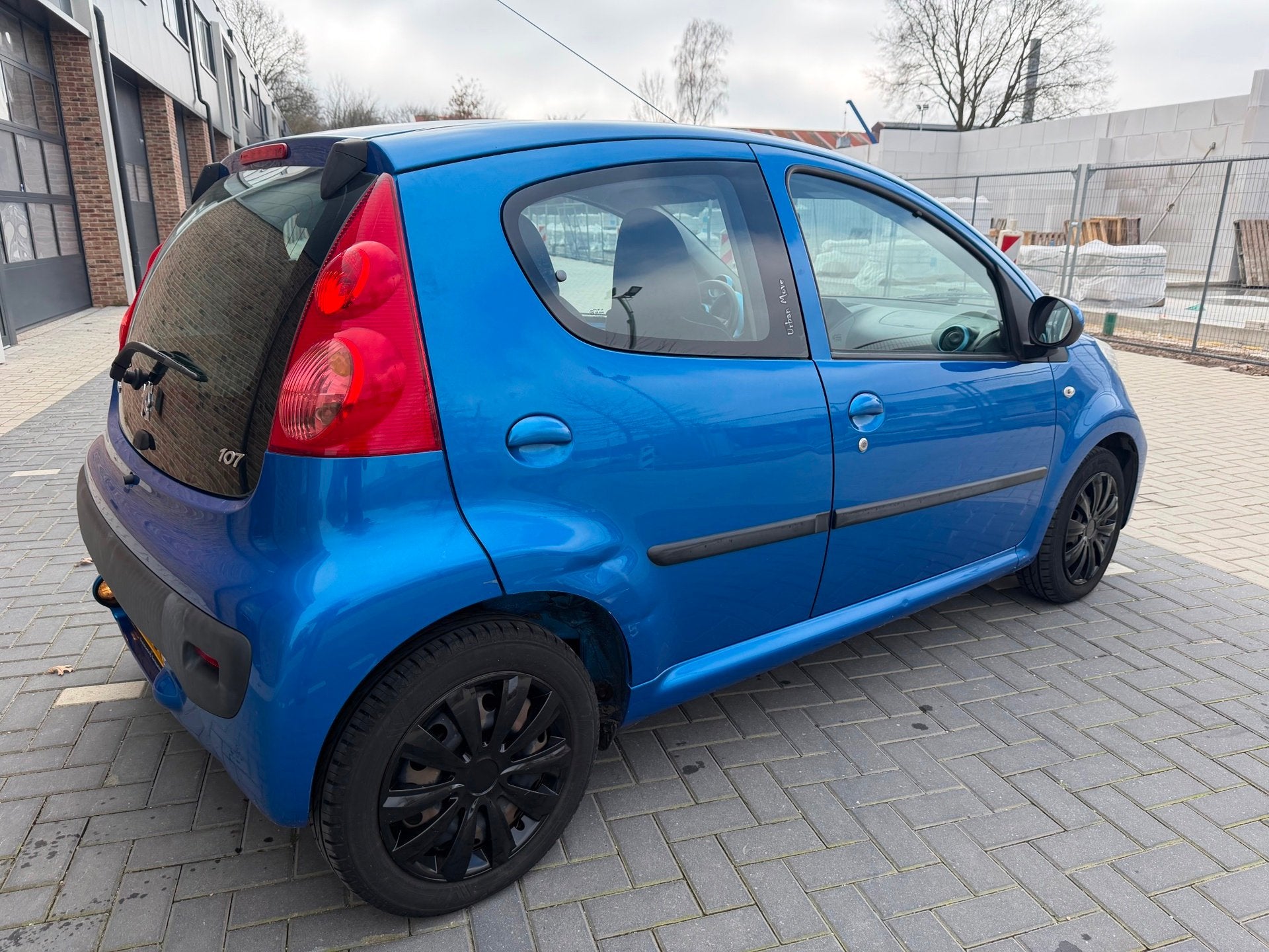 Peugeot 107 1.0-12V Urban Move, Auto's, Voorwielaandrijving, Gebruikt, 68 pk, Origineel Nederlands
