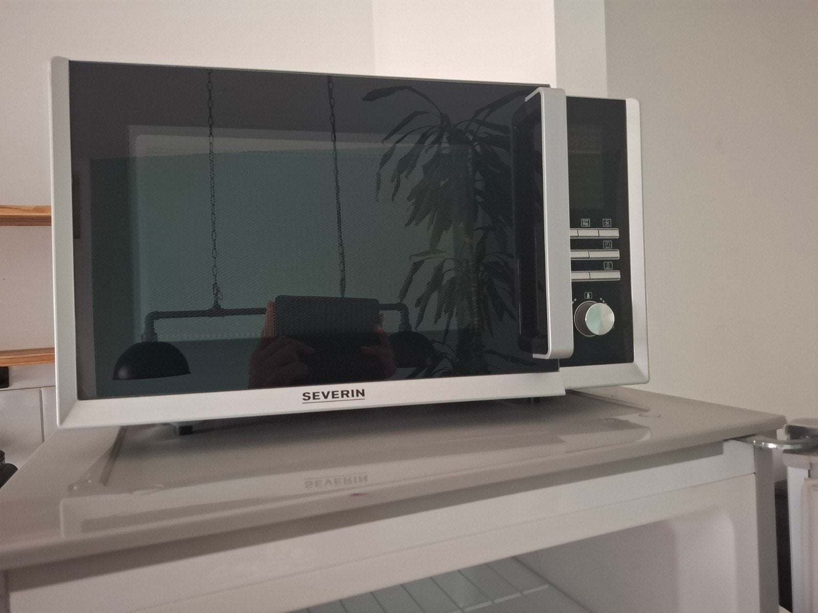 Severin Magnetron met Grillfunctie - Zo goed als nieuw, Ophalen, Minder dan 45 cm, Grill, Draaiplateau