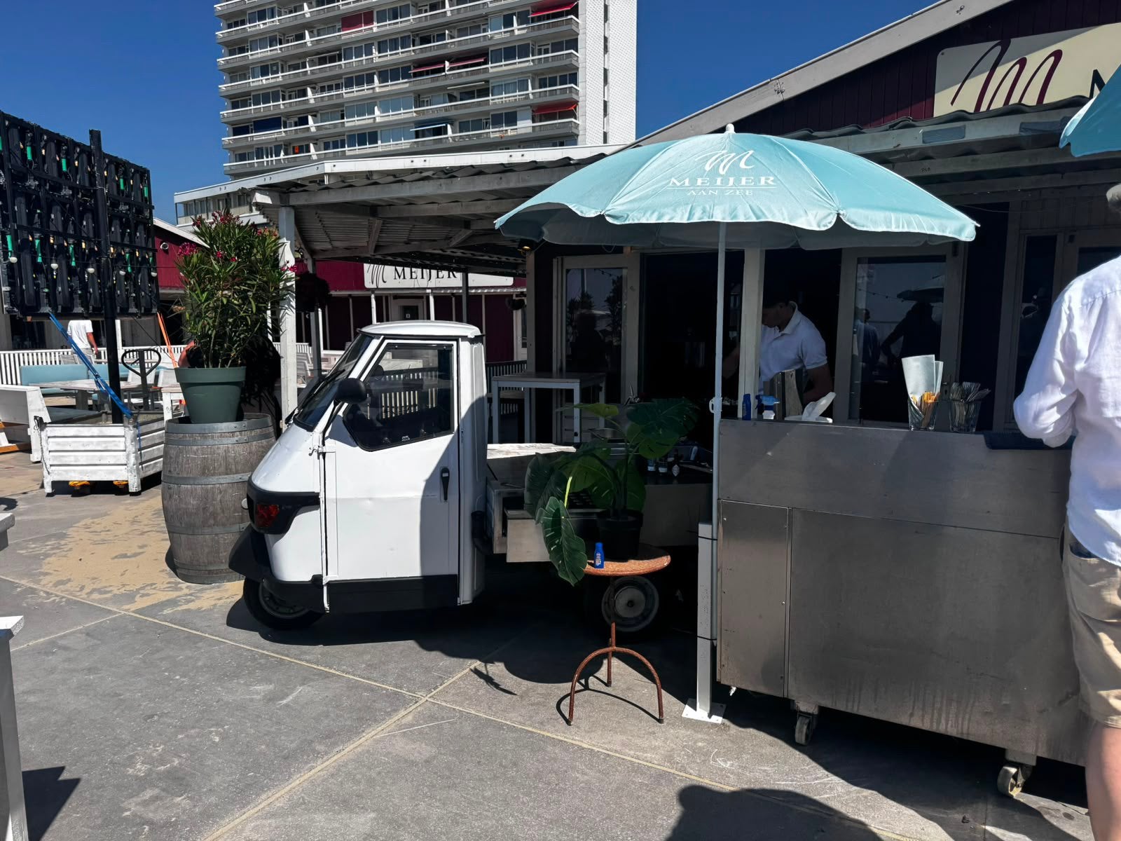 Piaggio APE Vespa tuktuk foodtruck, Ophalen