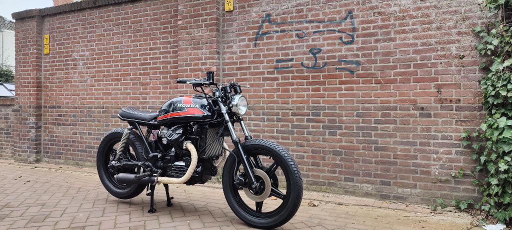 1981 HondaCX500 Cafe Racer / Aprilia RSV 1000 Mille Circuit, Motoren, Motoren | Honda, 2 cilinders, Motorrijbewijs A, Gebruikt