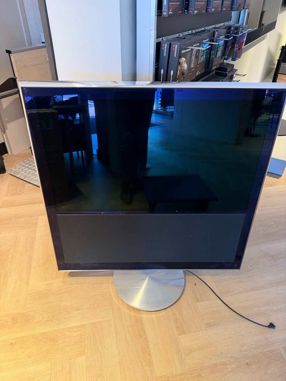BeoVision 10-46 op motorstand - Luxe B&O TV, Audio, Tv en Foto, Televisies, Gebruikt, LCD, 100 Hz, 100 cm of meer
