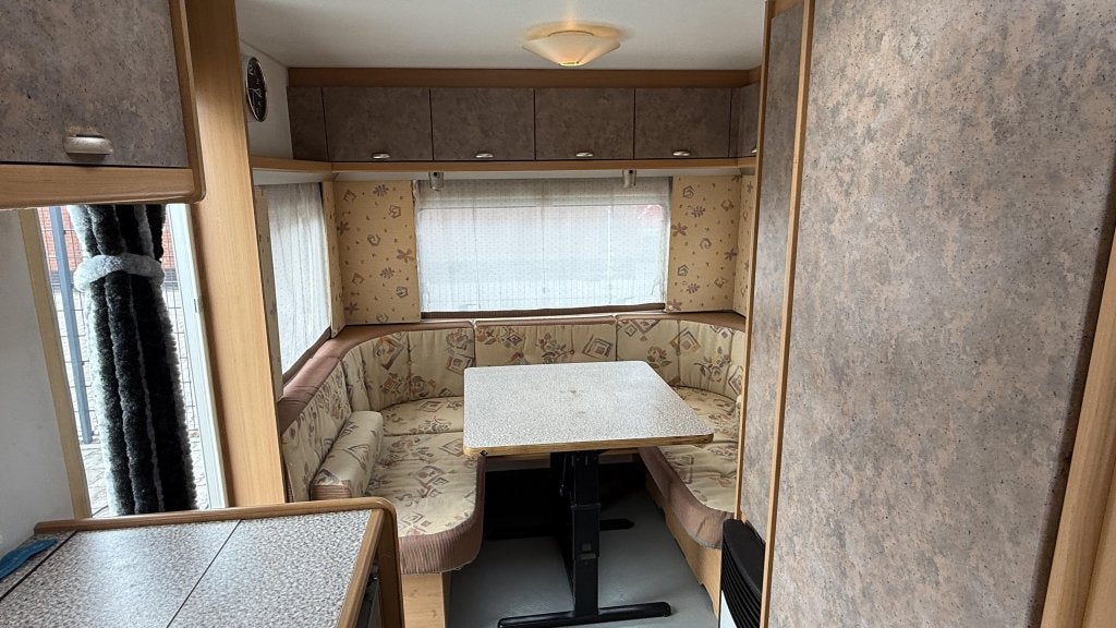 Bürstner Avanti 460 bouwjaar 1998 met luifel, Caravans en Kamperen, Overige typen, Standaardzit, 750 - 1000 kg, Bürstner