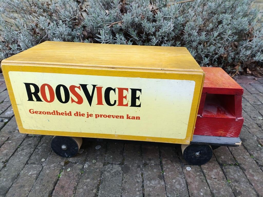 Verkocht Sliedrecht Speelgoedmakers vrachtwagen Zwitsal, Kinderen en Baby's, Speelgoed | Houten speelgoed, Ophalen of Verzenden
