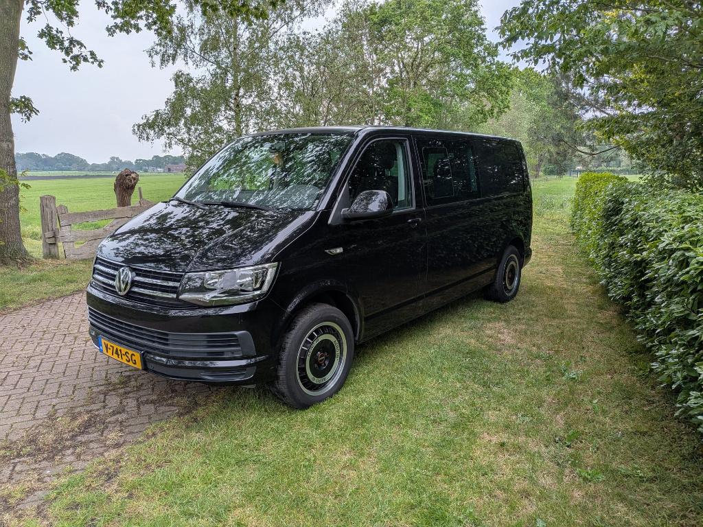 Volkswagen Transporter Caravelle 2017 DSG 150PK Rolstoelbus, Auto's, Stof, 4 cilinders, 2500 kg, Zwart
