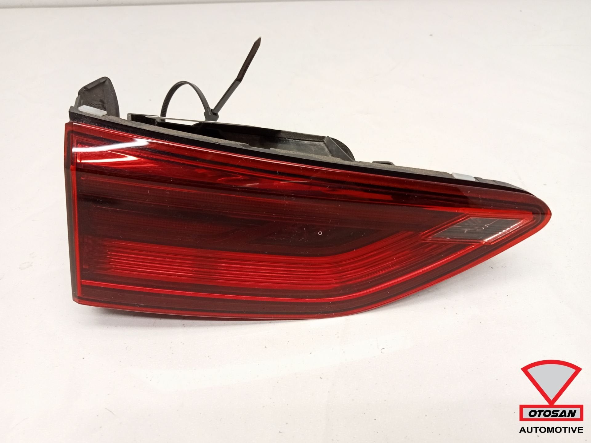 VW GOLF 8 VIII Binnenste Achterlicht Links 5ho945094c, Auto-onderdelen, Verlichting, Gebruikt, Volkswagen, Volkswagen AG, Berliner Ring 2
38440  Wolfsburg, DE