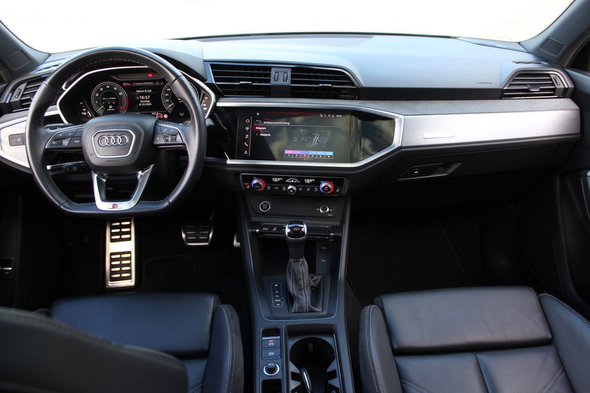 Foto 2 van Audi Q3 Sportback 45 TFSI e 3x S-Line | Panoramadak| Sonos |