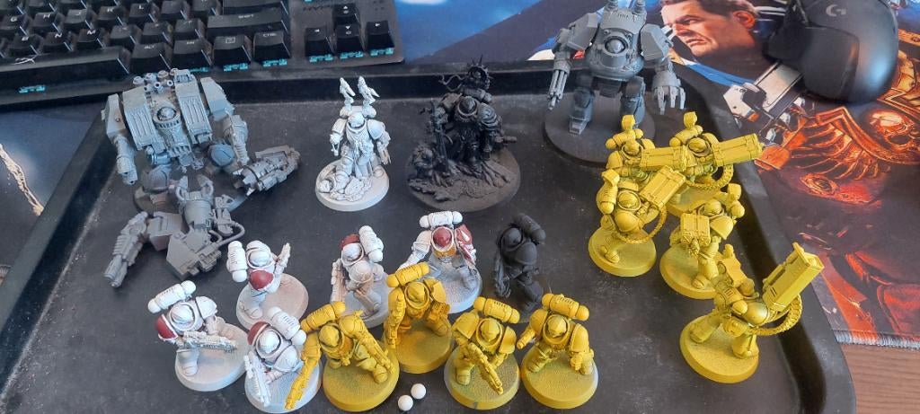 40K space marines, Ophalen of Verzenden, Zo goed als nieuw, 1:35 tot 1:50, Figuur of Figuren